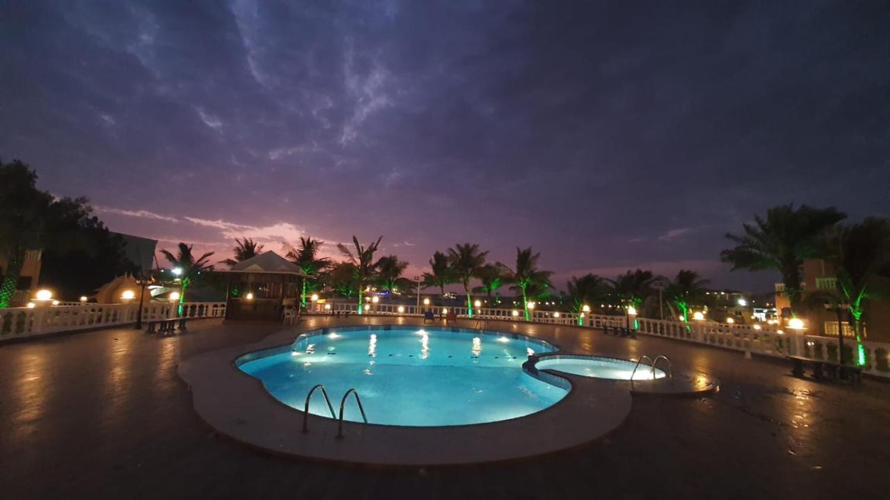 Dolphin Beach Resort Yanbu Exterior photo