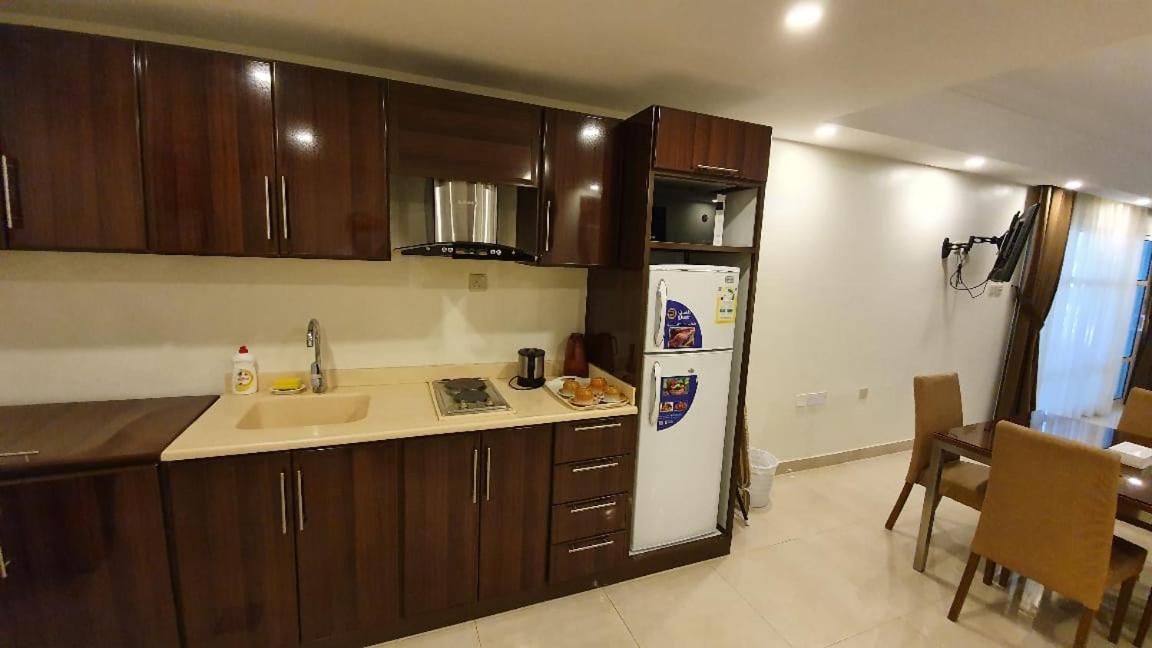 Dolphin Beach Resort Yanbu Exterior photo